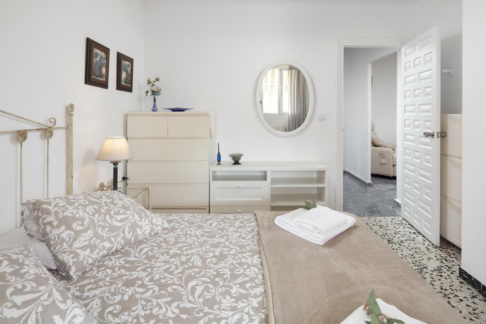 Apartamento con terraza y amplio jardín privado Málaga Exterior foto