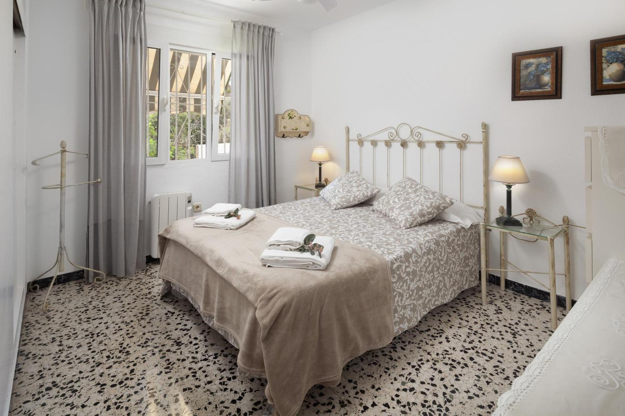 Apartamento con terraza y amplio jardín privado Málaga Exterior foto