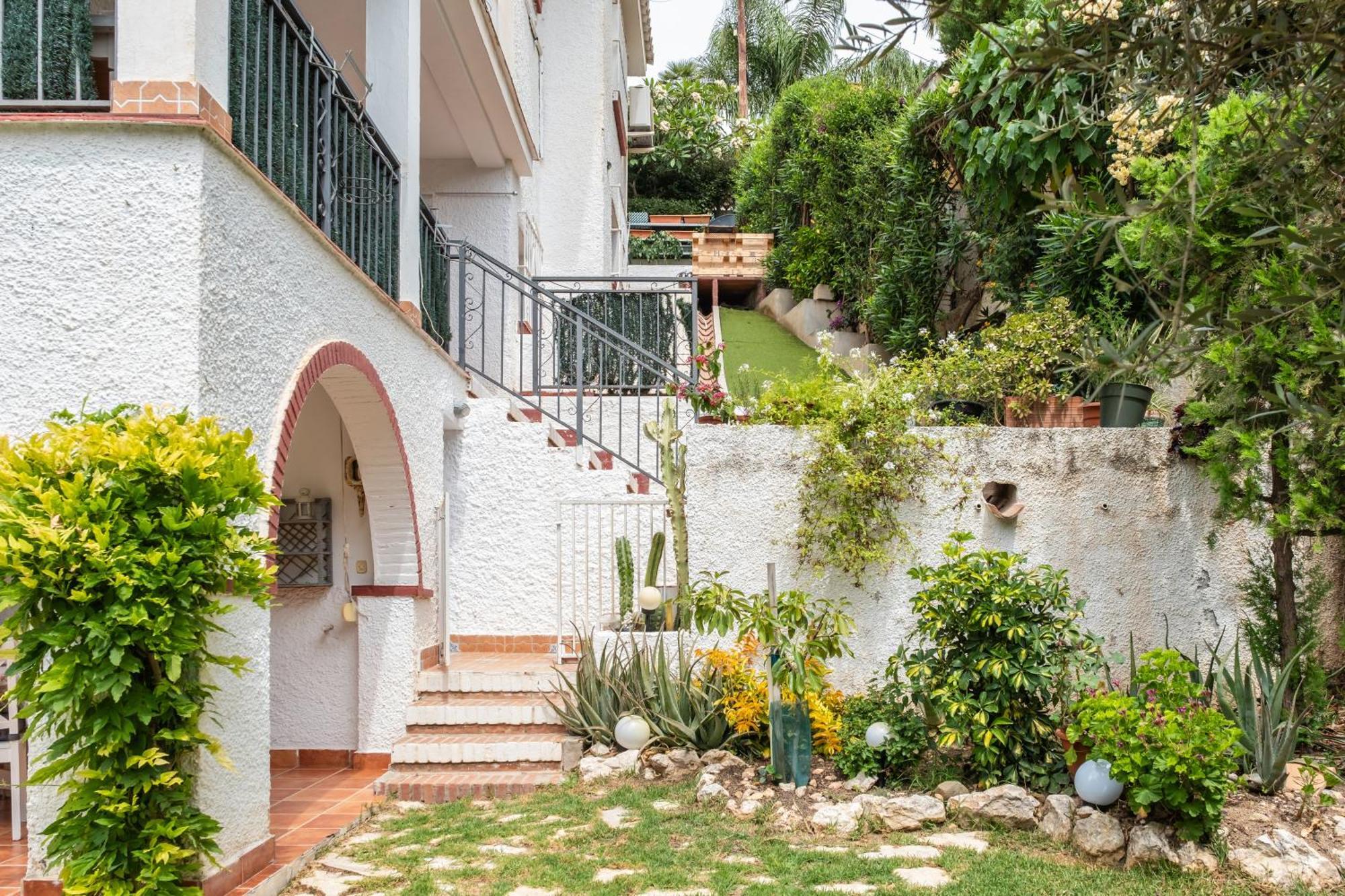 Apartamento con terraza y amplio jardín privado Málaga Exterior foto