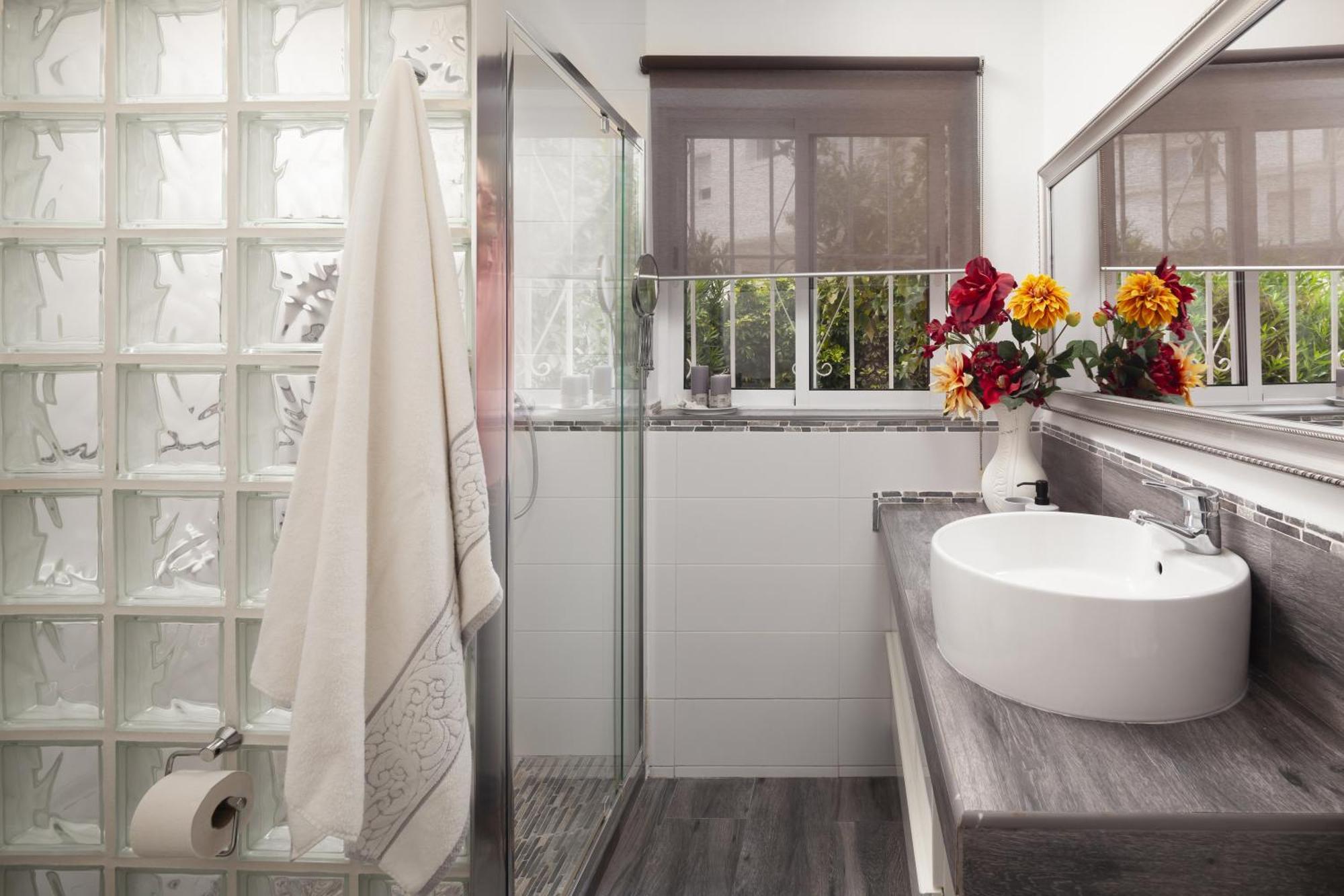 Apartamento con terraza y amplio jardín privado Málaga Exterior foto